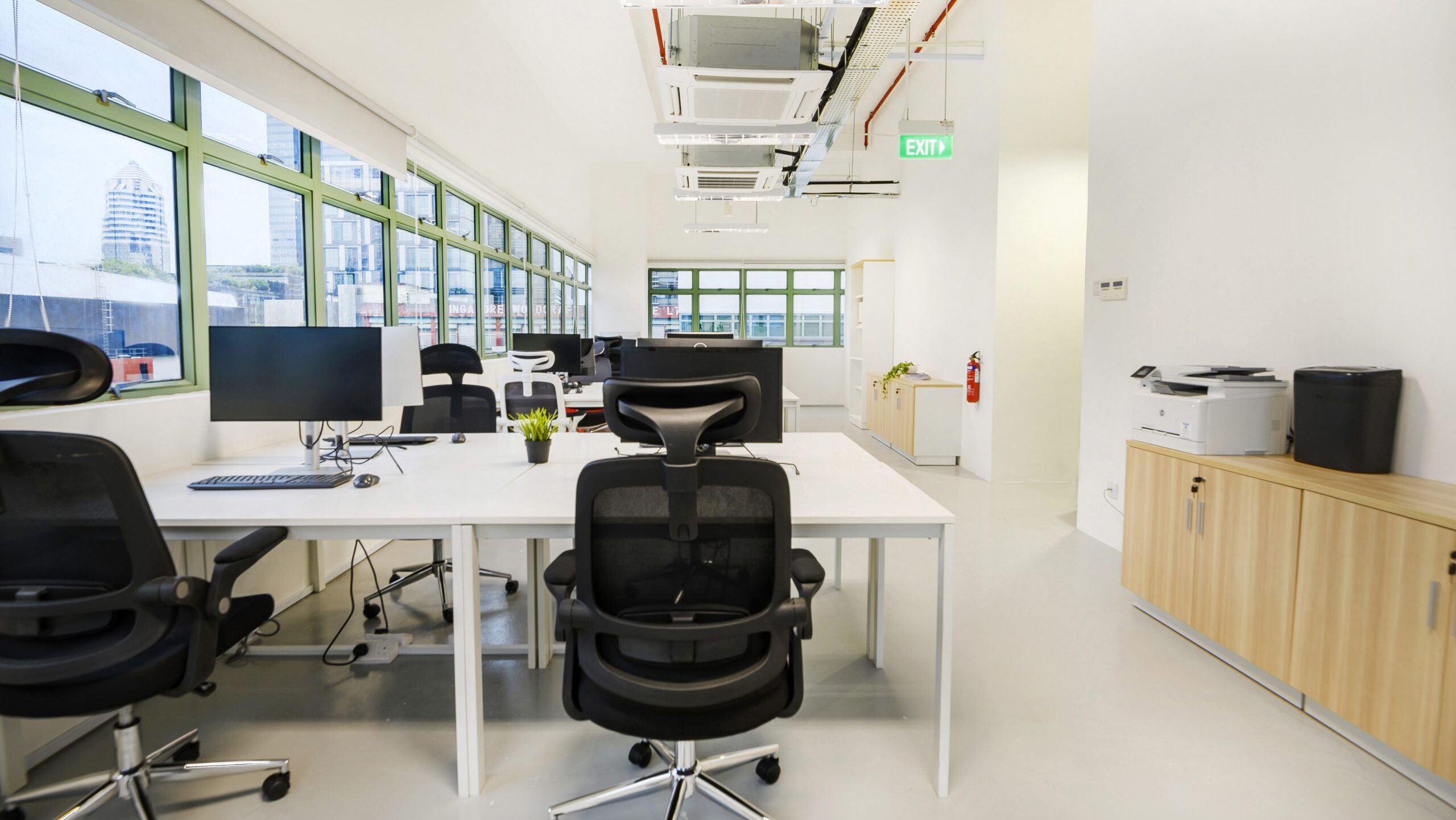 How to Design a Small Office5 light efficient design small office